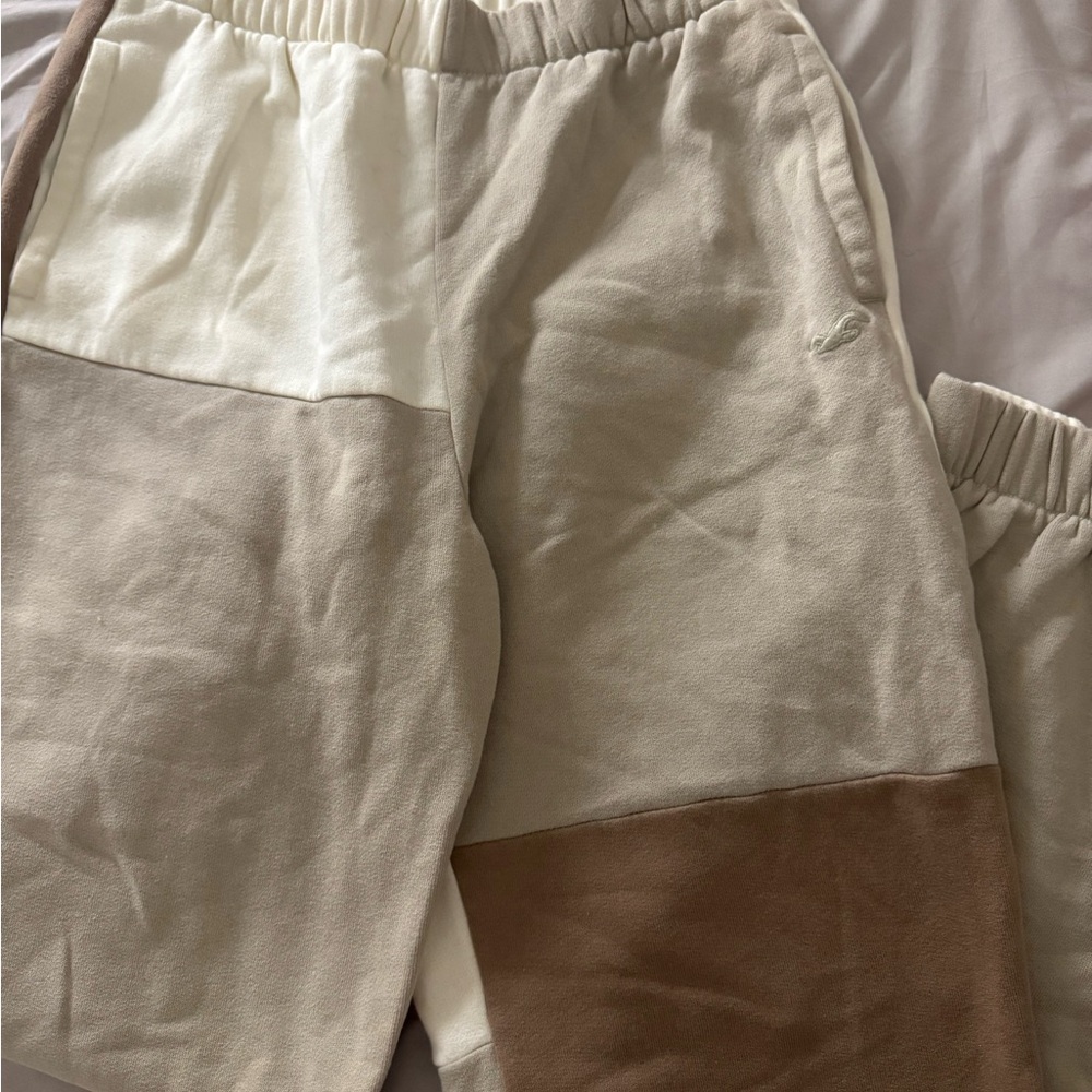 Hollister Neutral Tone Colorblock Joggers - Cream & Taupe